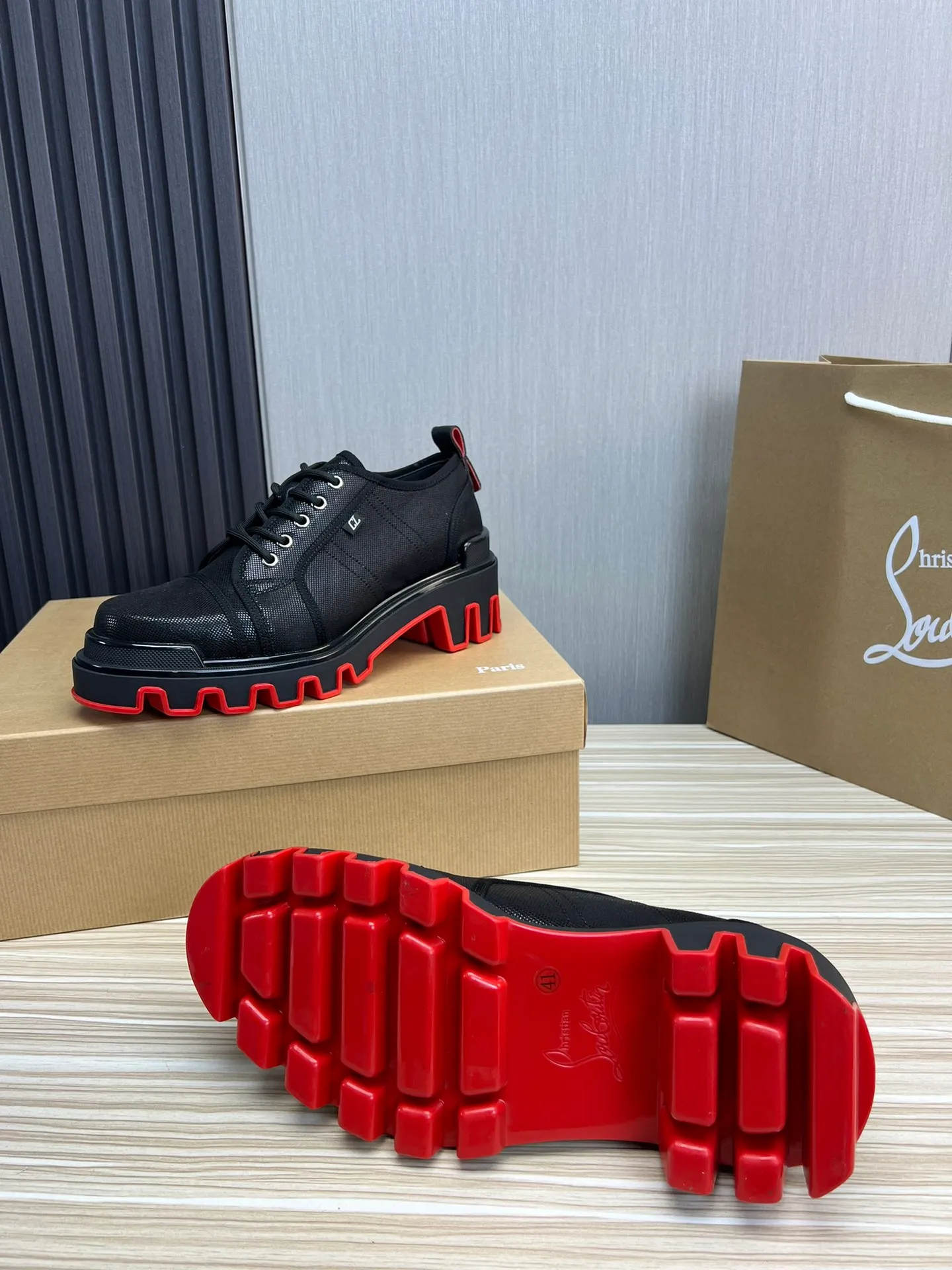 Men's shoes💰760💰 CL popular red-soled boots🆑1:1 original model opening. Official website updated simultaneously ~ Christian* Louboutin, imported cowhide leather upper + water-dyed cowhide lining, original thick red sole, wear-resistant and non-slip⬆️ Full set of counter packaging🎁38-45 (38.45 custom-made, non-refundable)